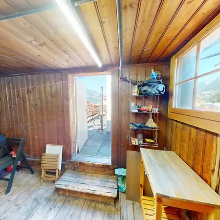 Appartamento Solution-grischun - Zentrales Dachzimmer - Kaffee&tee - Gemeinschaftsbad - Etagenbett -dachterrasse *