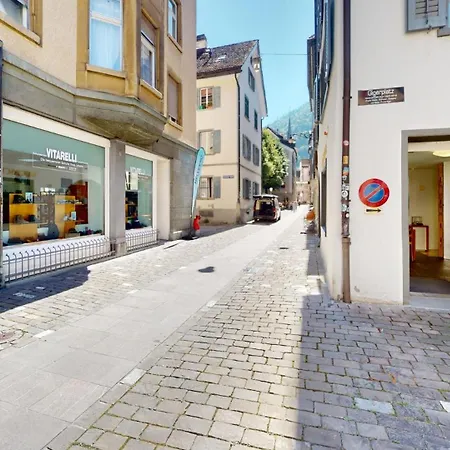 Appartamento Solution-grischun - Zentrales Dachzimmer - Kaffee&tee - Gemeinschaftsbad - Etagenbett -dachterrasse *