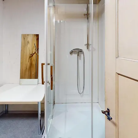 Appartement Solution-grischun - Zentrales Dachzimmer - Kaffee&tee - Gemeinschaftsbad - Etagenbett -dachterrasse Coire